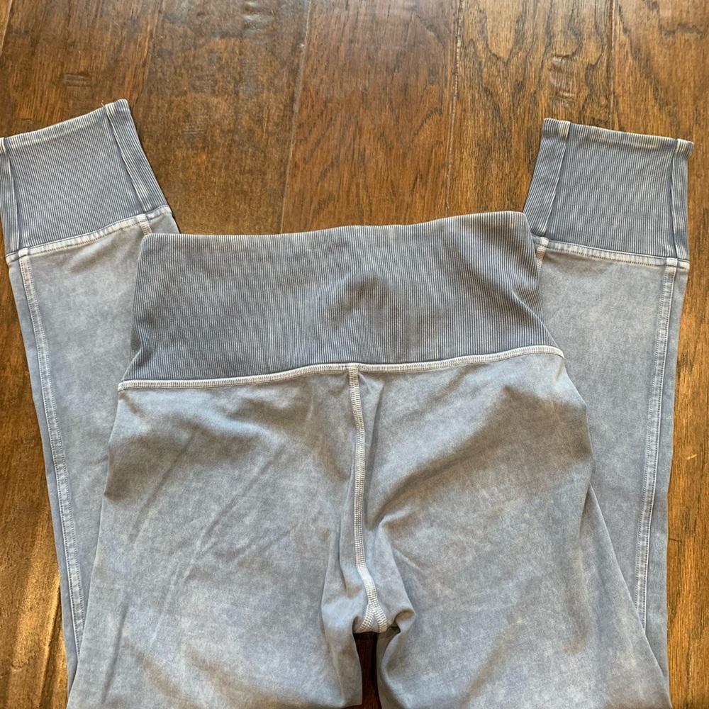 Lululemon Wunder Under Ribbed Legging - Picture 6 of 6